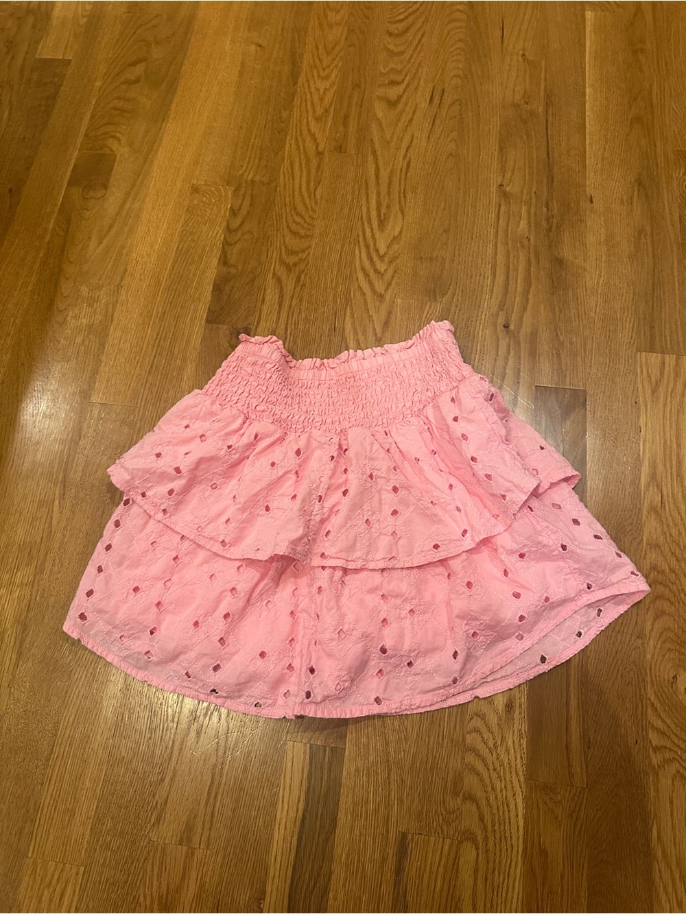 Girls Abercrombie eyelet skirt with built in shorts.